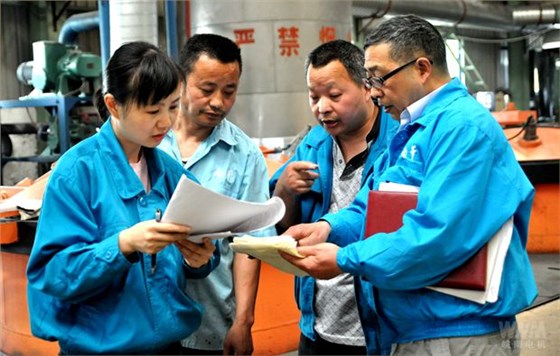 皖南電機內(nèi)審員在生產(chǎn)現(xiàn)場審核 皖南電機內(nèi)審員在生產(chǎn)現(xiàn)場審核