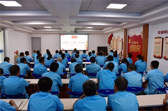 皖南電機(jī):管兵為公司黨員上黨課 皖南電機(jī):管兵為公司黨員上黨課