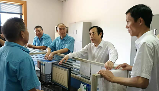 安徽省財(cái)政廳廳長(zhǎng)羅建國(guó)到皖南電機(jī)調(diào)研 安徽省財(cái)政廳廳長(zhǎng)羅建國(guó)到皖南電機(jī)調(diào)研