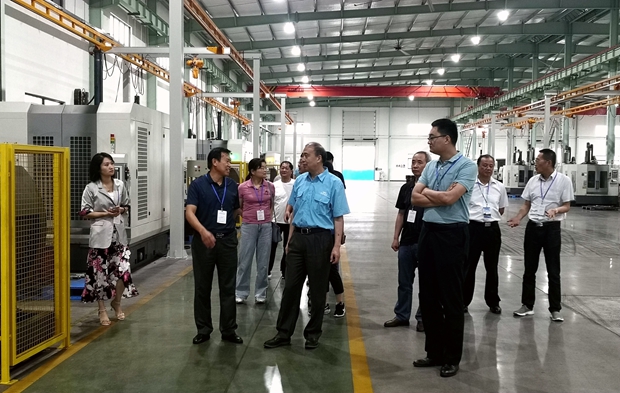 全椒縣政協(xié)副主席姜志山帶領(lǐng)該縣政協(xié)考察團(tuán)來我公司參觀考察。